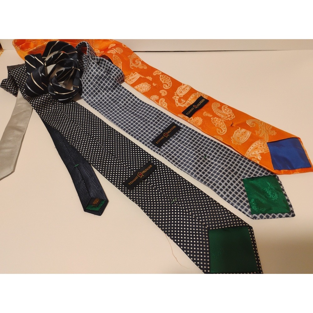 Tommy Hilfiger Mens 100%silk Ties w/Crest Lot Of 3  Each 57inches‎